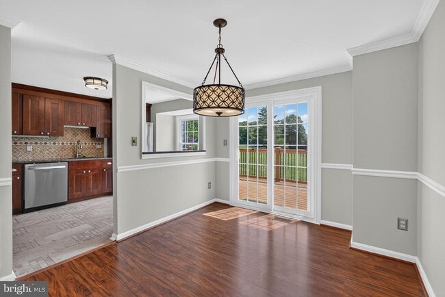 Building Photo - 6453 Linleigh Way