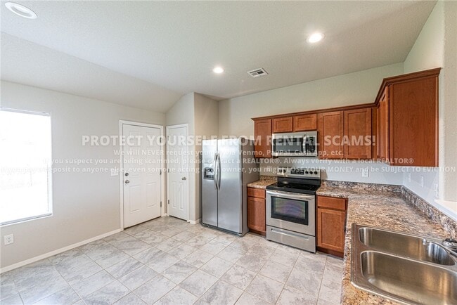 Building Photo - 400 W Fitchberg St