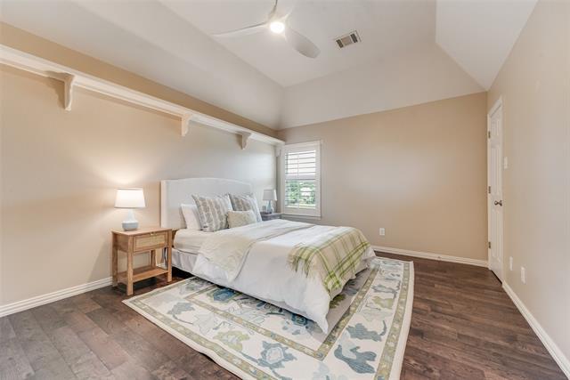 Building Photo - 704 Kleberg Ct