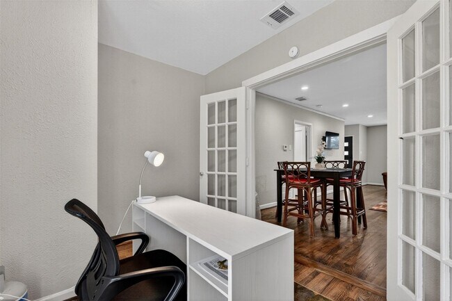 Building Photo - 3863 Arbor St