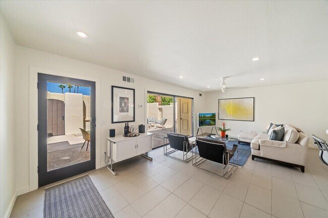 Building Photo - 436 Greenhouse Wy