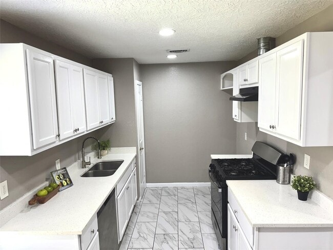 Building Photo - 903 Roper St