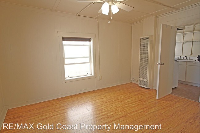 Building Photo - 113 Los Altos St