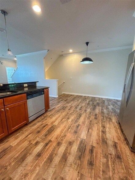 Building Photo - 691 Pensacola Ln