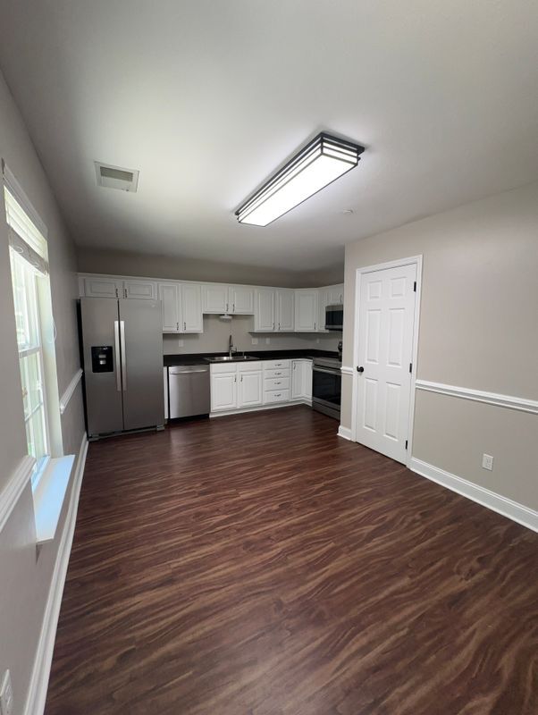 Building Photo - 1126 Maple Tree Ln