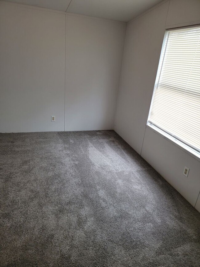 Building Photo - Adorable 3/2 in Homosassa!!