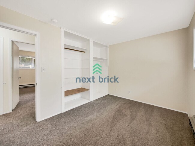 Building Photo - 3 Bed and 1 Bath Single-family Home is Ava...
