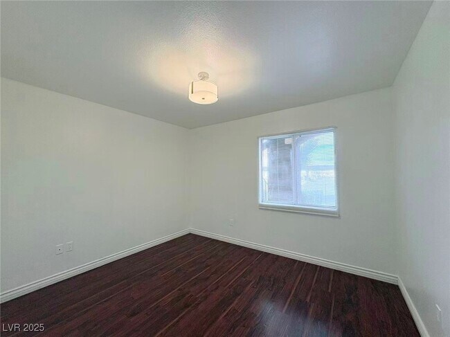 Building Photo - 7885 W Flamingo Rd