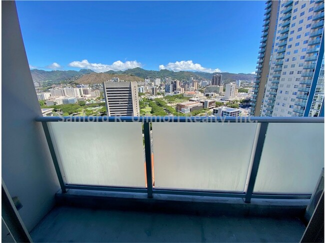 Building Photo - sout2701