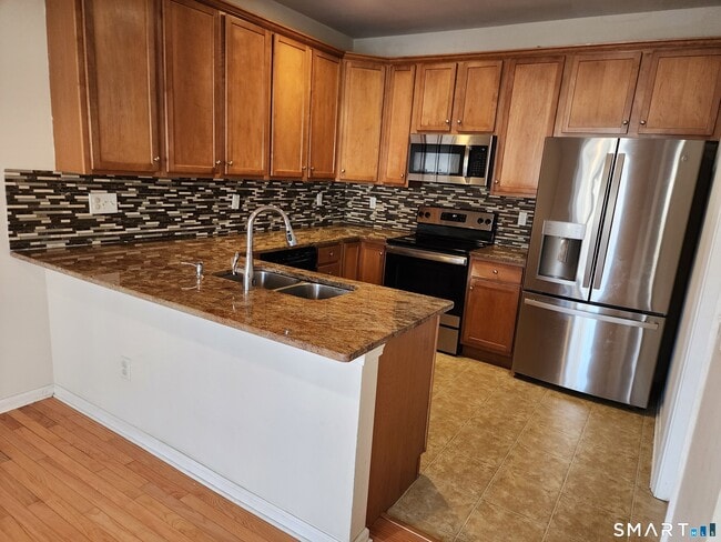 Building Photo - 158 Sterling Dr