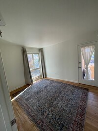 Building Photo - 576 Blaisdell Dr