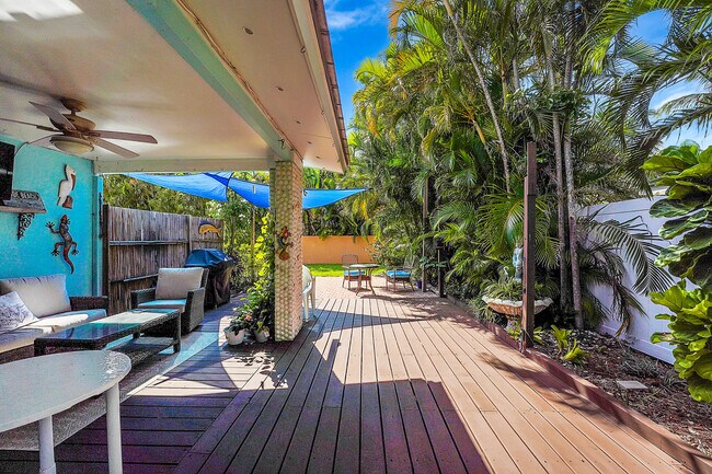 Building Photo - 1708 Sunset Isle Rd