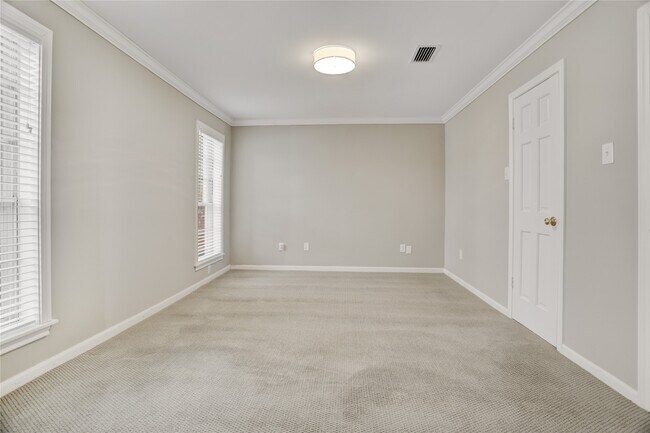 Building Photo - 7514 Olympia Dr