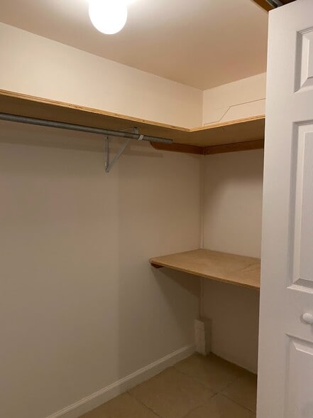 Building Photo - 1823 Robert St