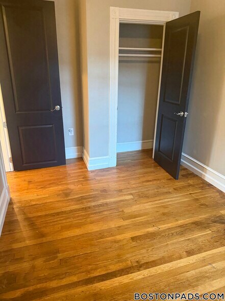 Building Photo - 12 Dorset St