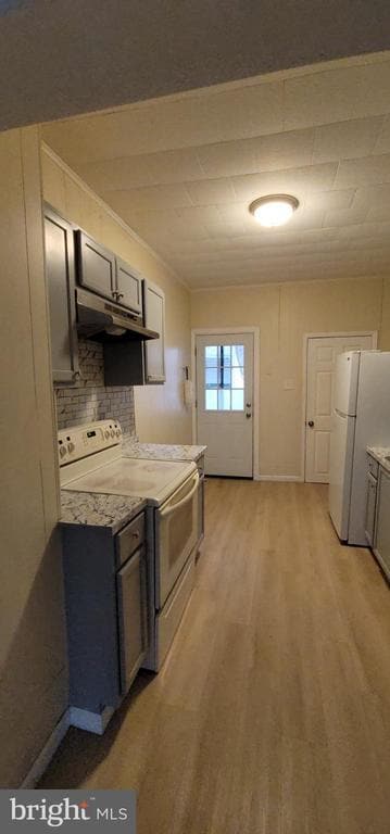 Building Photo - 939 W Pine St