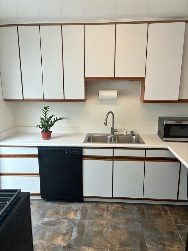 Building Photo - 3960 Haines St