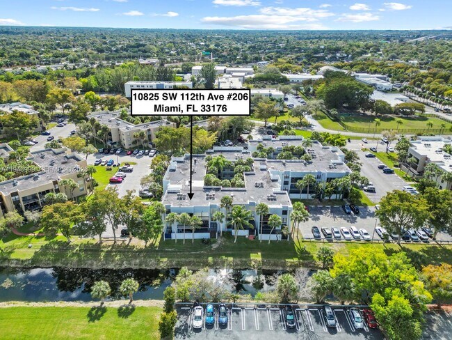 Building Photo - 10825 SW 112th Ave