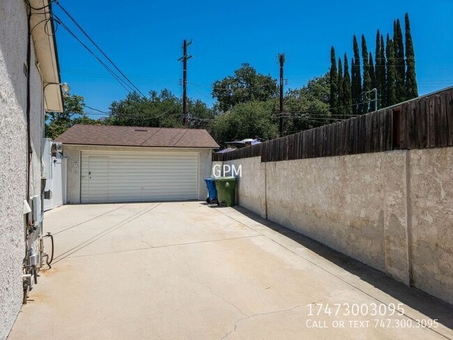 Building Photo - 10342 Mather Ave