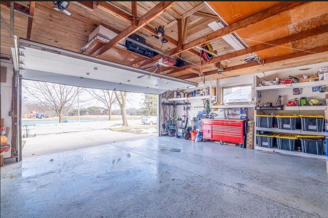 Building Photo - 5621 S 22nd St