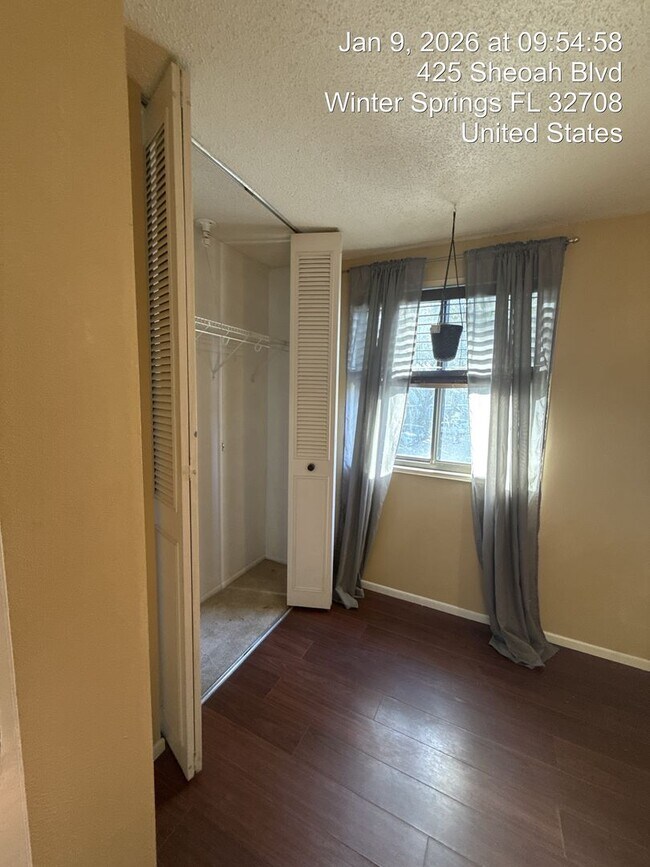 Building Photo - 427 Sheoah Blvd