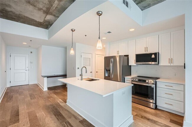 Primary Photo - 950 W Peachtree St NW