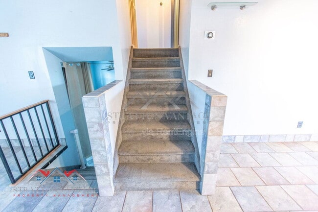 Building Photo - 1735 W Pampa Ave