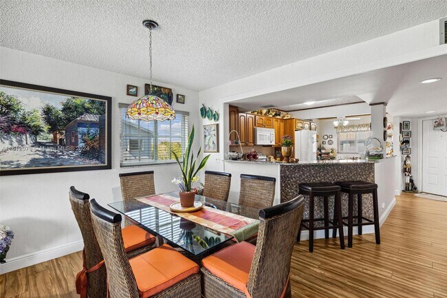 Building Photo - 900 SW 125th Way