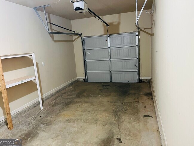 Building Photo - 261 Stillwood Dr