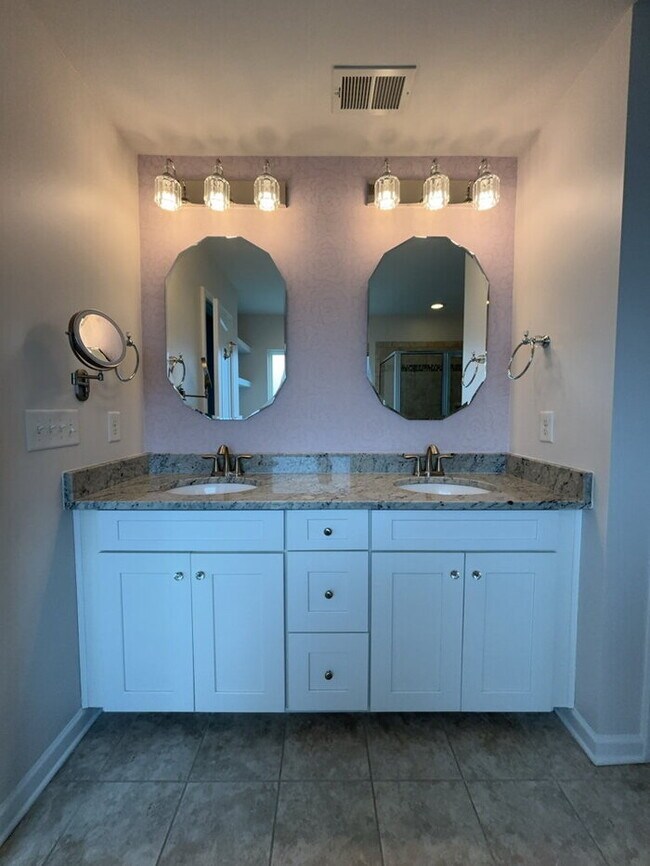 Building Photo - 292 Calm Water Way