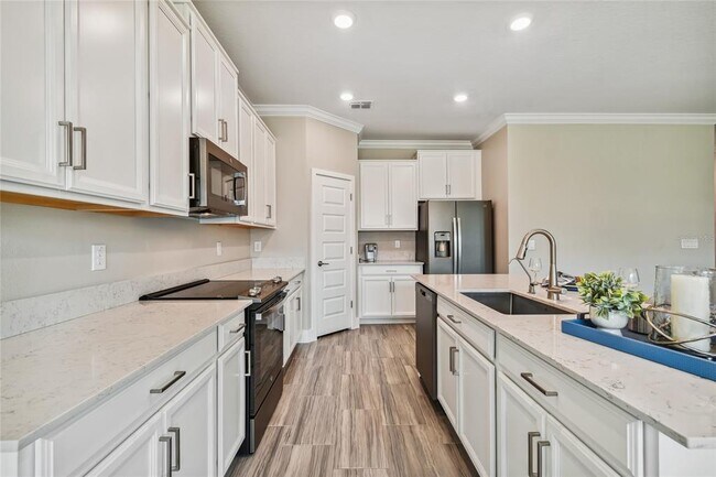 Building Photo - 9754 Little Bluestem Dr