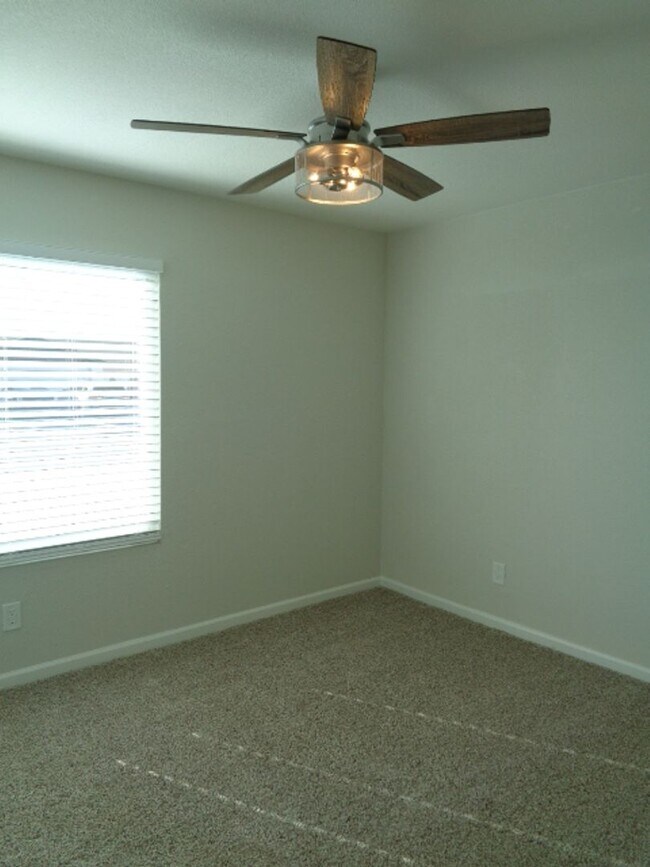 Building Photo - Gorgeous 3 bedroom house in Mesa! Totally renovated and ready to move in! Available NOW!