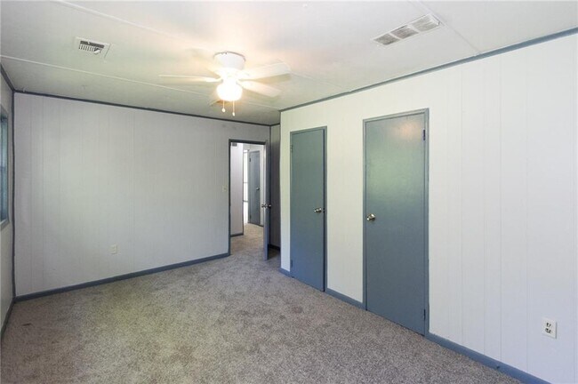 Building Photo - 504 Ash Ln