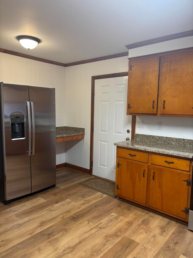 Building Photo - 855 Whatley St