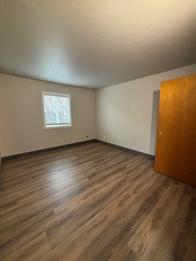 Building Photo - 1404 Toole Ave