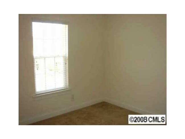 Building Photo - 3BR/2.5BA home in Huntersville near Birkdale Village