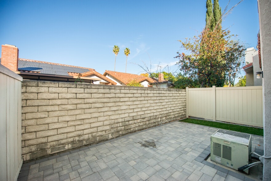 Building Photo - 20645 Roscoe Blvd