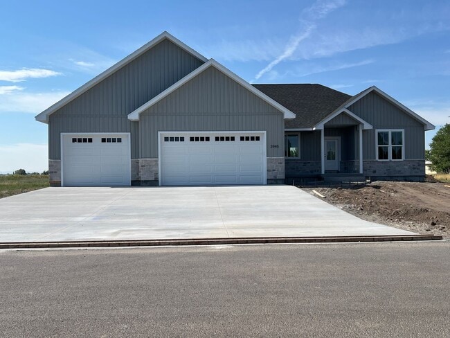 Primary Photo - BEAUTIFUL BRAND NEW 3 bed 2 bath home in R...