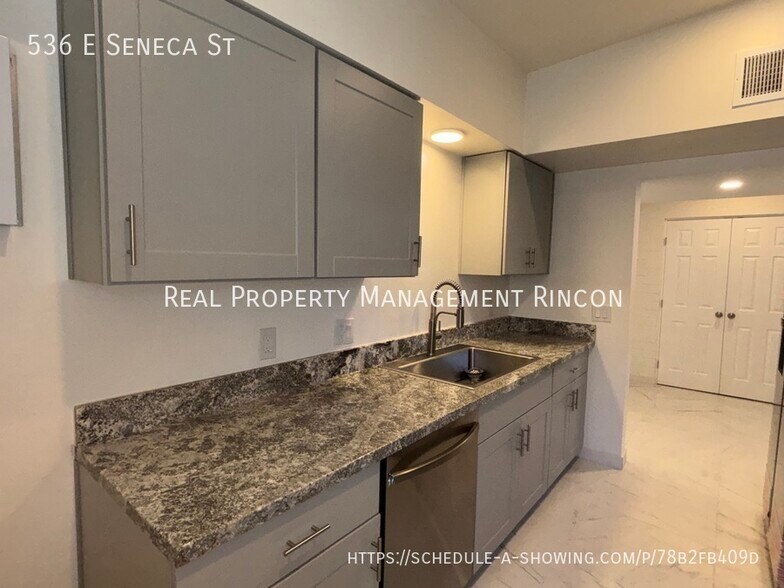 Building Photo - 536 E Seneca St