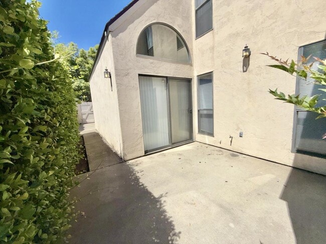 Building Photo - 407 N 1st Ave