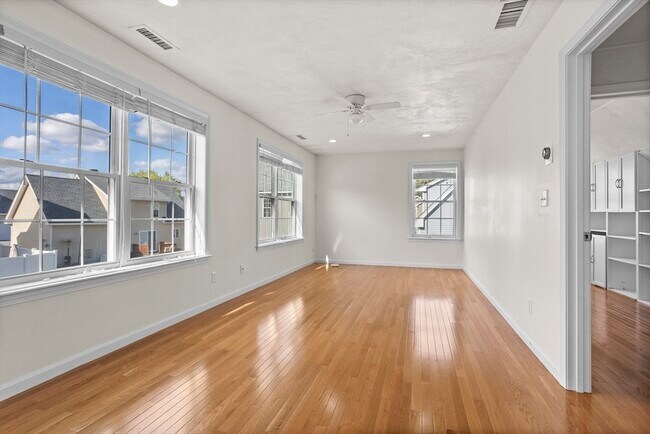 Building Photo - 4 Boxwood Dr