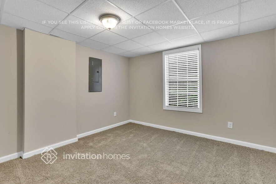 Building Photo - 7097 Stonecreek Dr