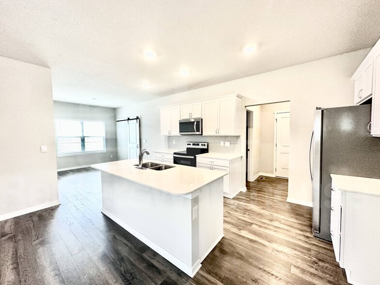 Building Photo - 2310 SW Plaza Pkwy