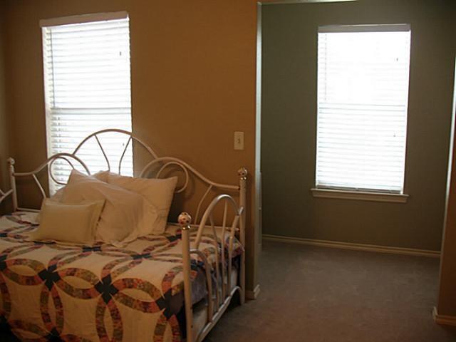 Building Photo - 7805 Kinman Ln