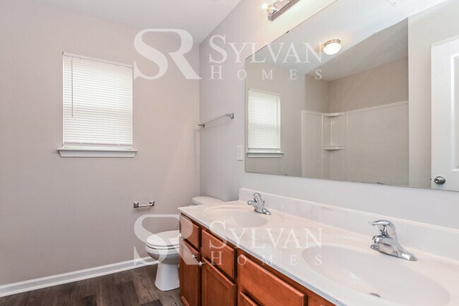 Building Photo - Lease today! No extra charge for contentment and relaxation!