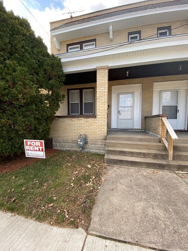 Building Photo - 2 Bedroom Townhome for Rent in the Arlingt...
