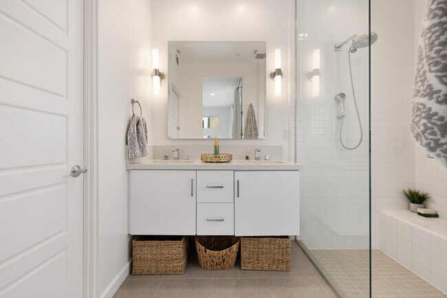 Building Photo - 483 Beacon Way