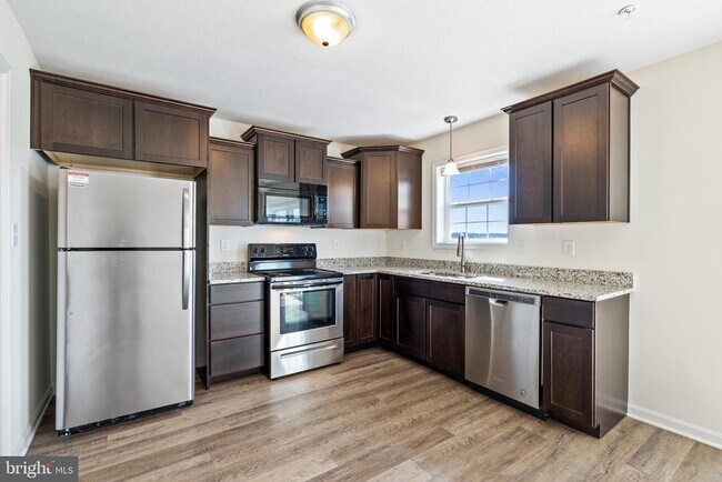 Building Photo - 16 Overshot Ln