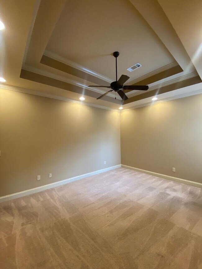 Building Photo - Runningvine Lane Townhome for August 2026!