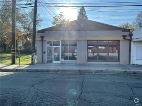 Building Photo - 1847 High St
